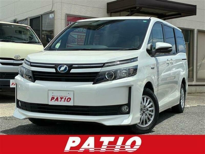 TOYOTA VOXY