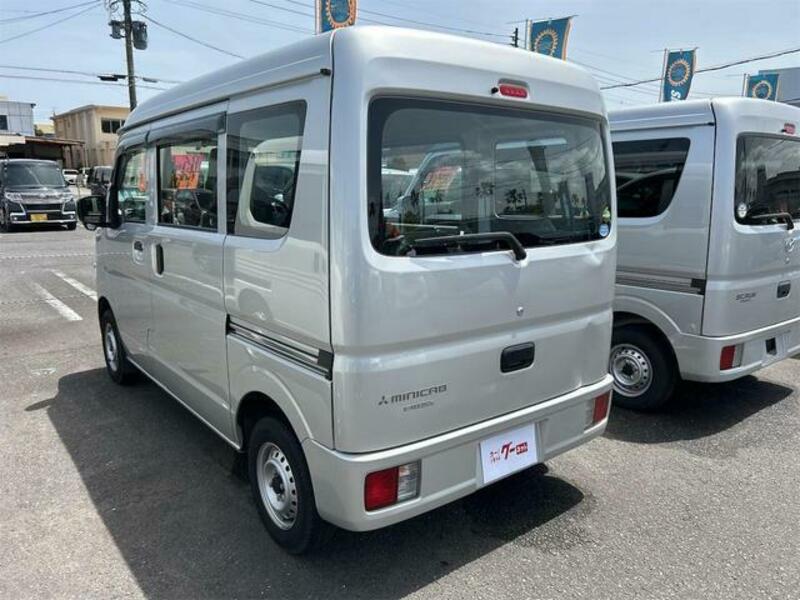 MINICAB VAN