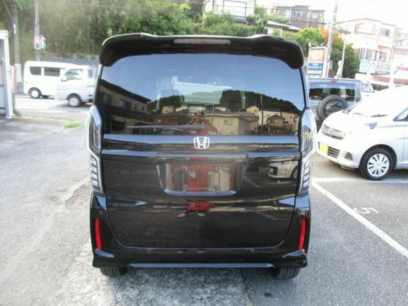 N BOX CUSTOM