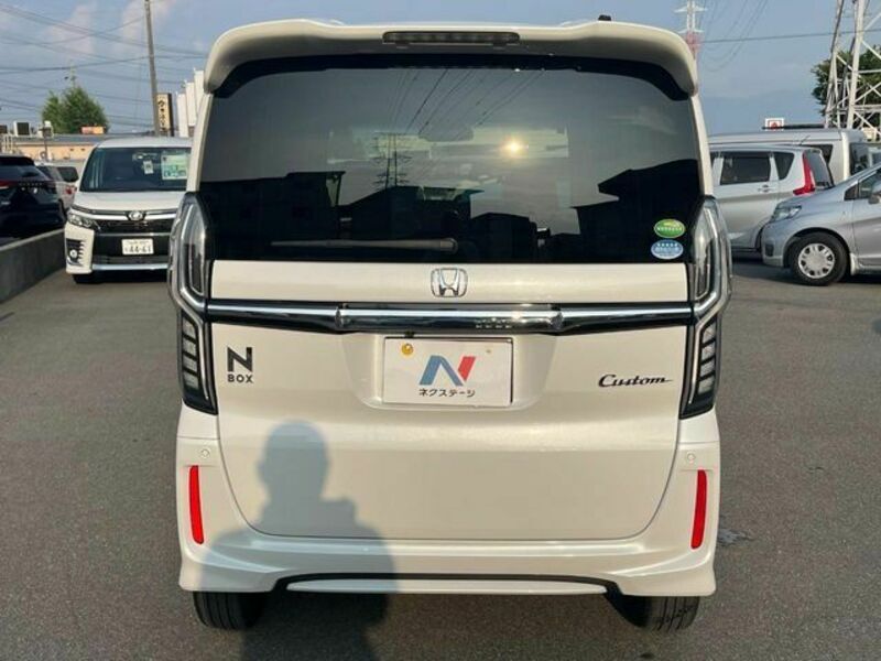 N BOX CUSTOM