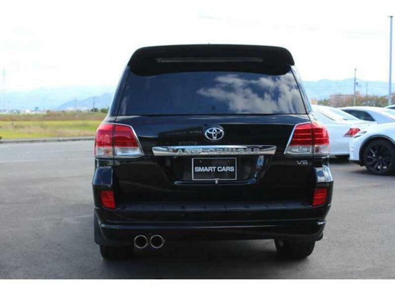 LAND CRUISER