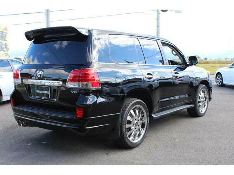 LAND CRUISER