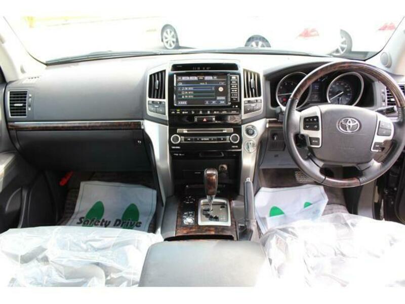 LAND CRUISER