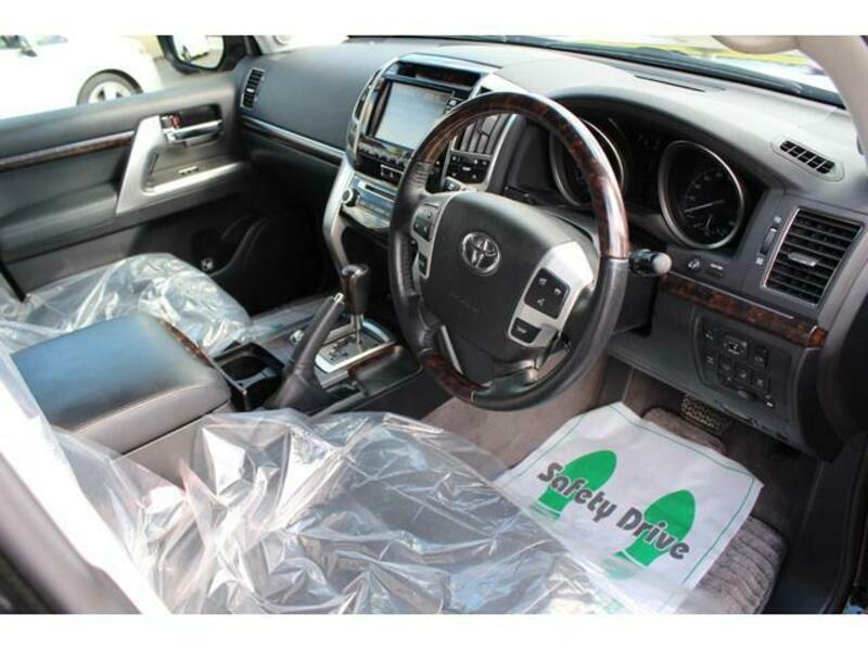 LAND CRUISER
