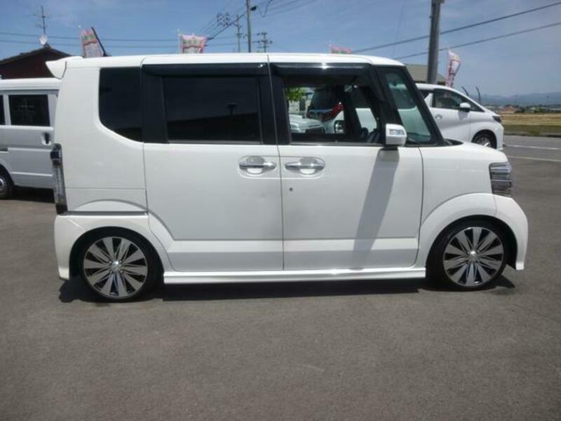 N BOX CUSTOM