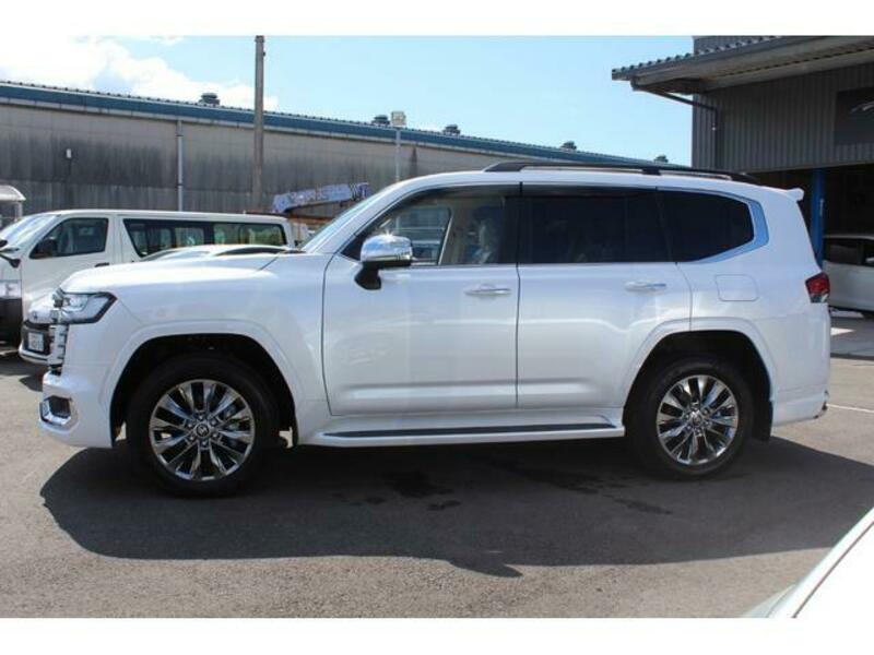LAND CRUISER
