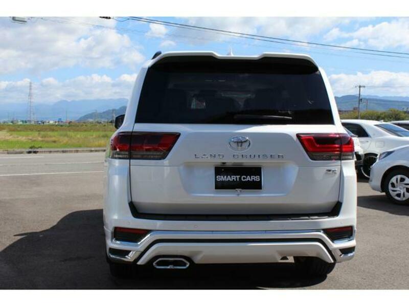 LAND CRUISER
