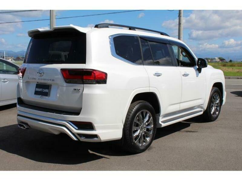 LAND CRUISER