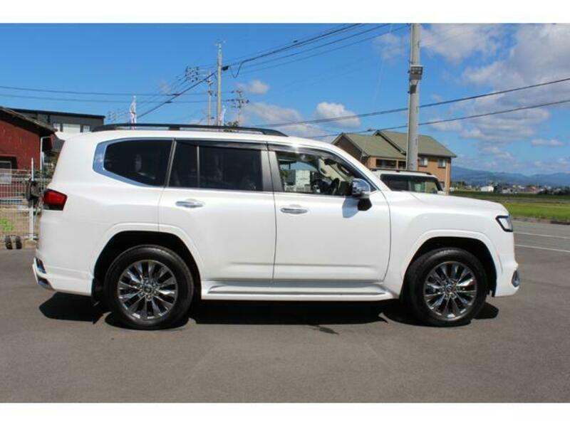 LAND CRUISER