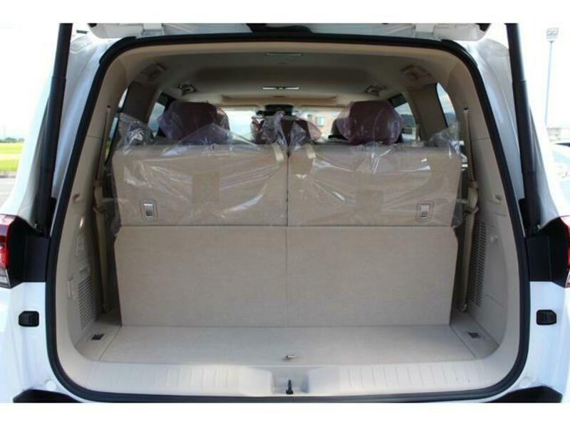 LAND CRUISER
