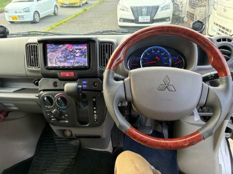 MINICAB VAN