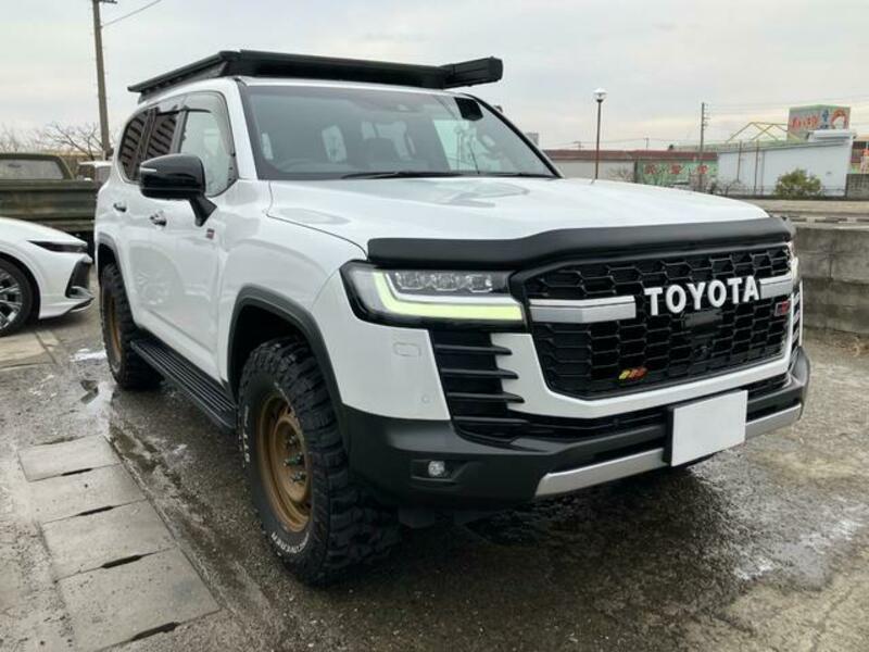 LAND CRUISER