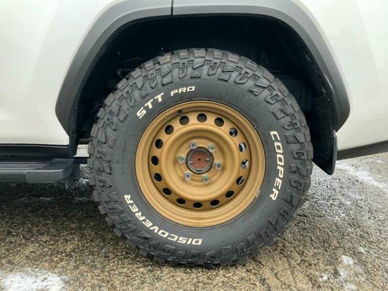 LAND CRUISER