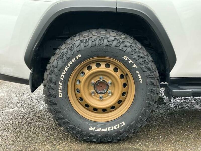 LAND CRUISER