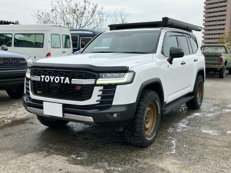 TOYOTA LAND CRUISER