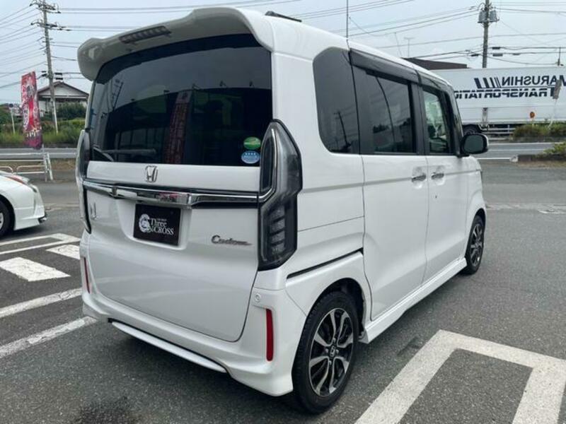 N BOX CUSTOM