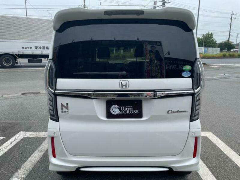 N BOX CUSTOM