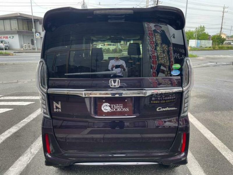 N BOX CUSTOM