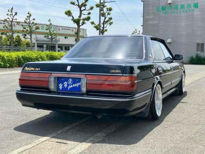 CROWN