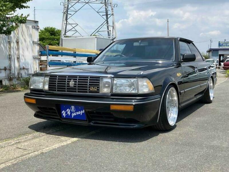 TOYOTA CROWN