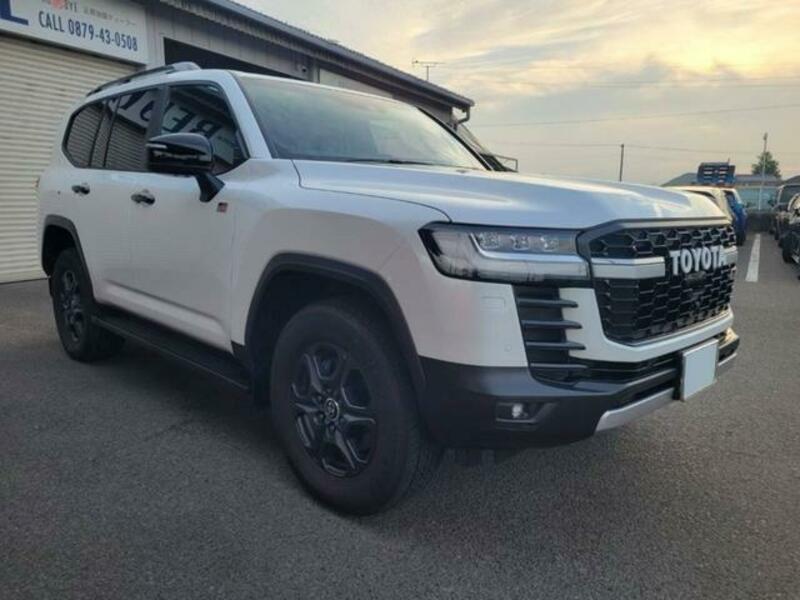 LAND CRUISER