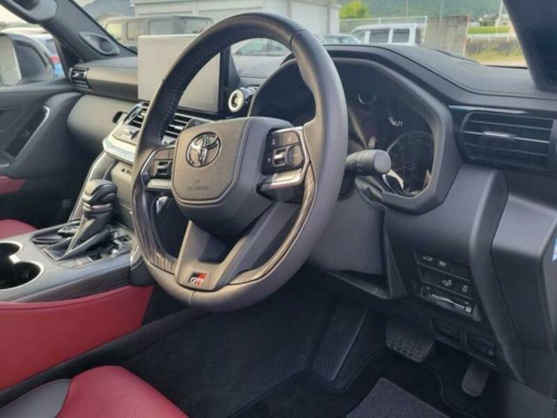 LAND CRUISER