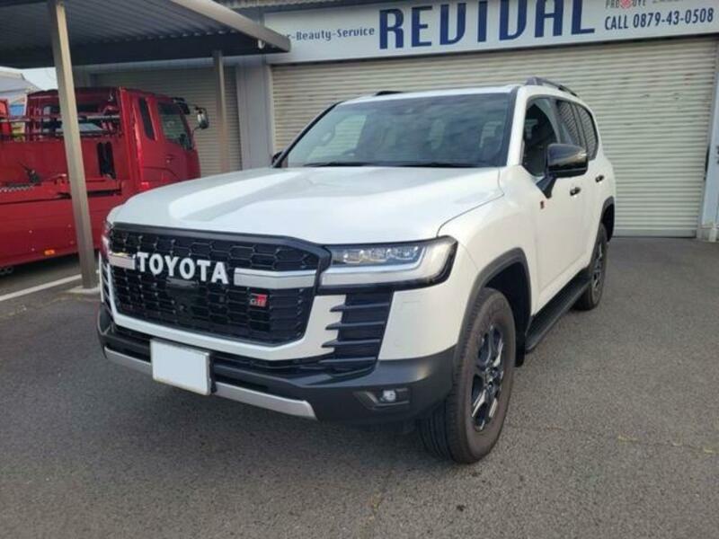 TOYOTA LAND CRUISER