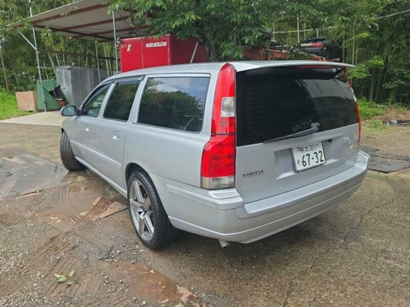 V70