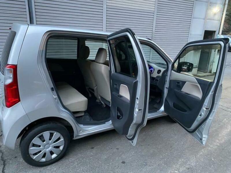 WAGON R