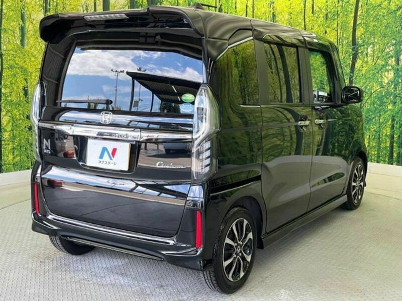 N BOX CUSTOM