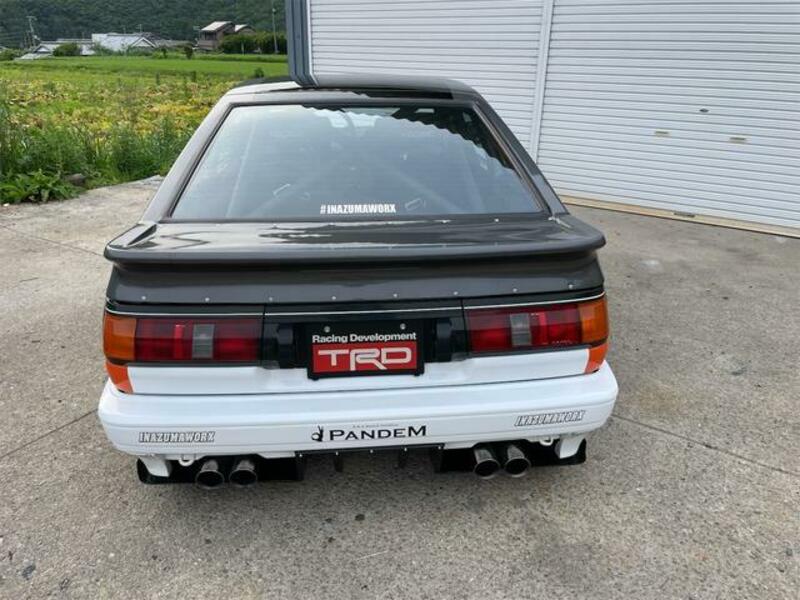 COROLLA LEVIN