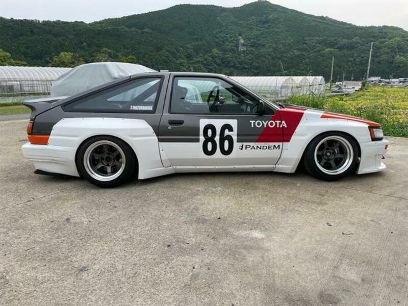 COROLLA LEVIN