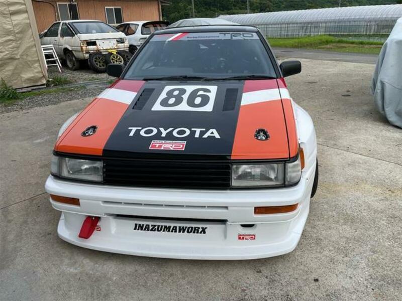 COROLLA LEVIN