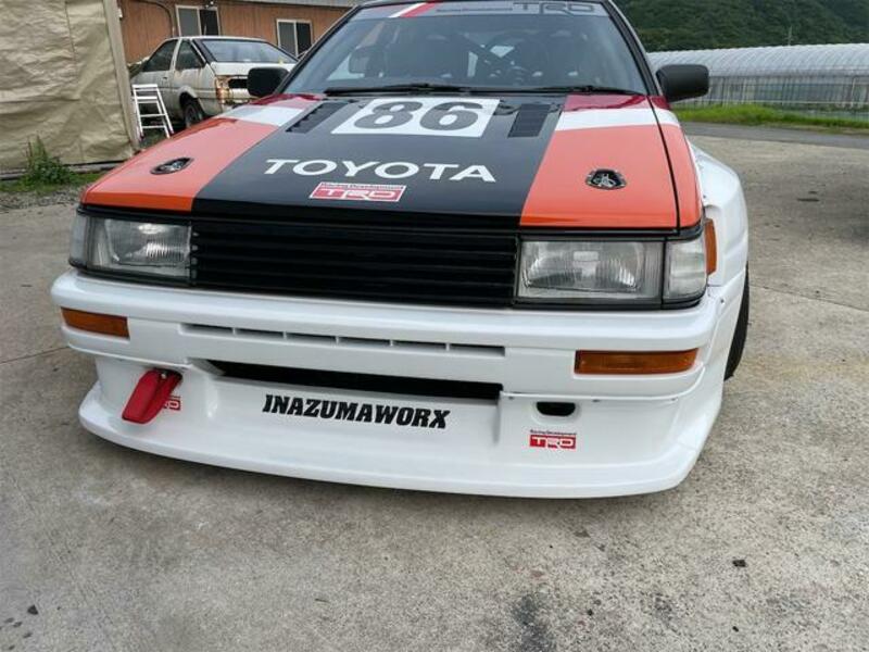 COROLLA LEVIN