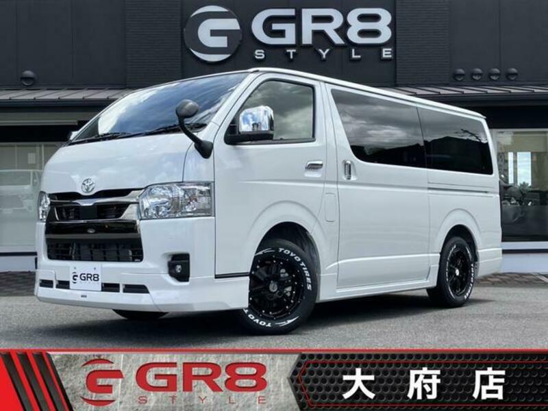 TOYOTA HIACE VAN