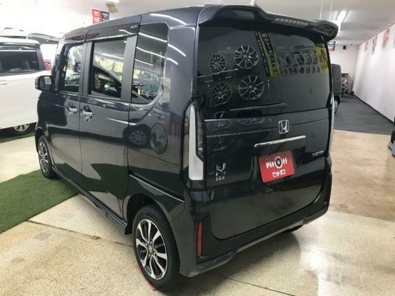 N BOX CUSTOM