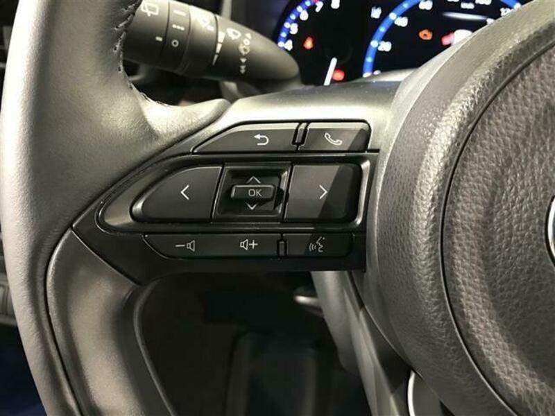 YARIS CROSS