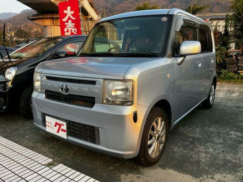 TOYOTA PIXIS SPACE