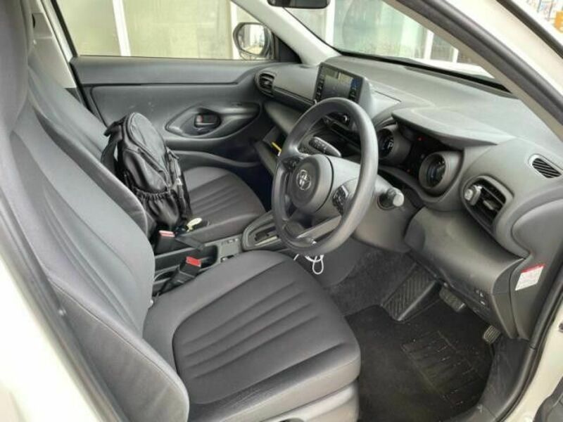 YARIS CROSS