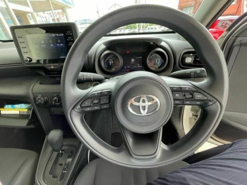 YARIS CROSS