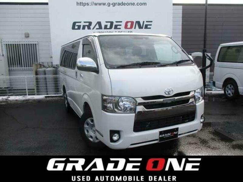 TOYOTA HIACE VAN