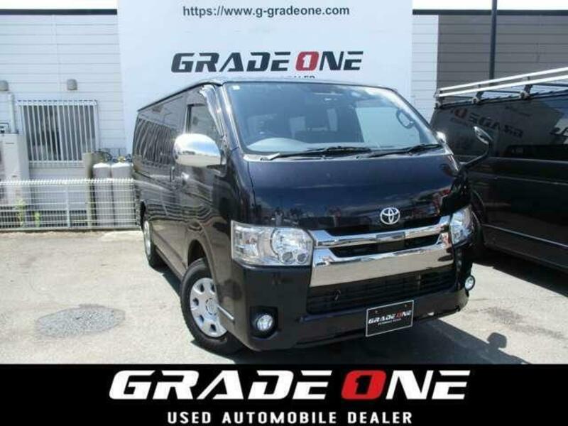 TOYOTA HIACE VAN
