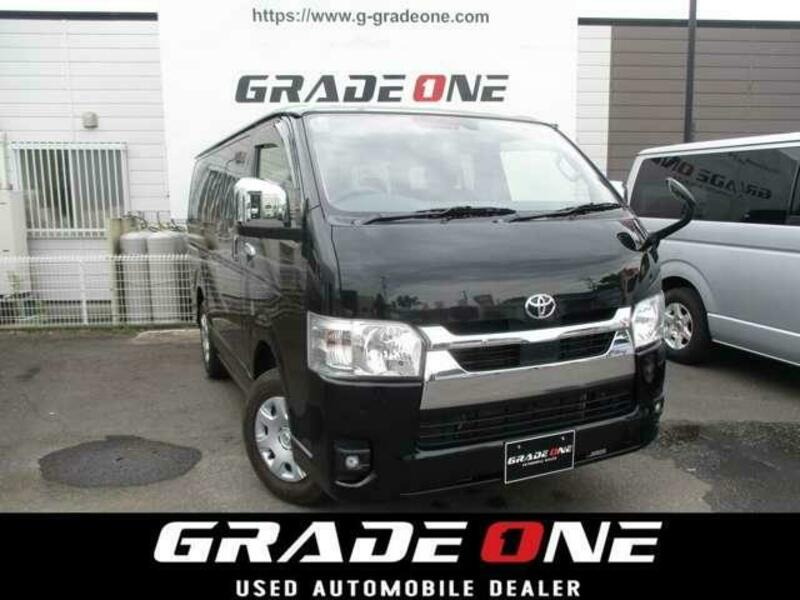 TOYOTA HIACE VAN