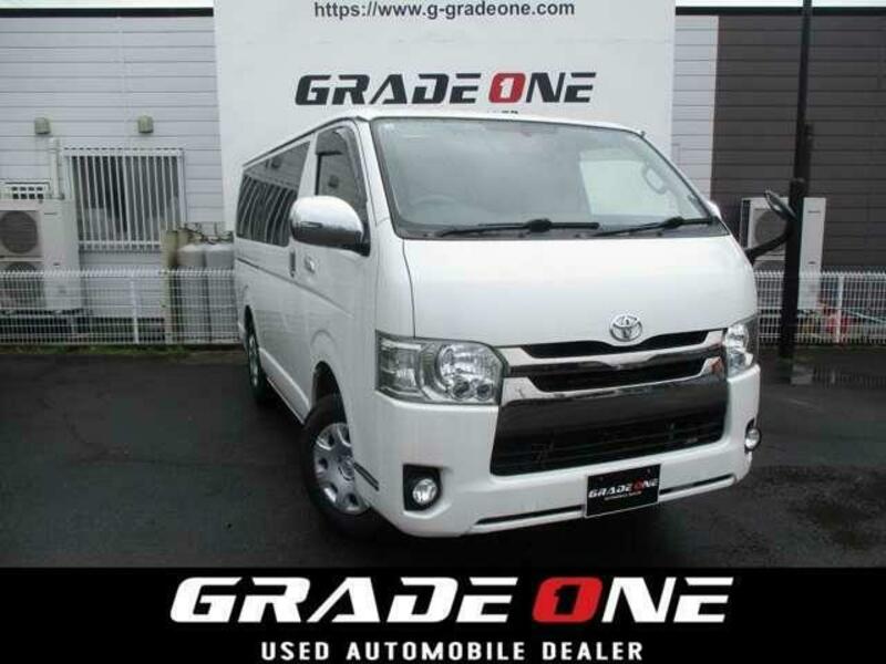 TOYOTA HIACE VAN