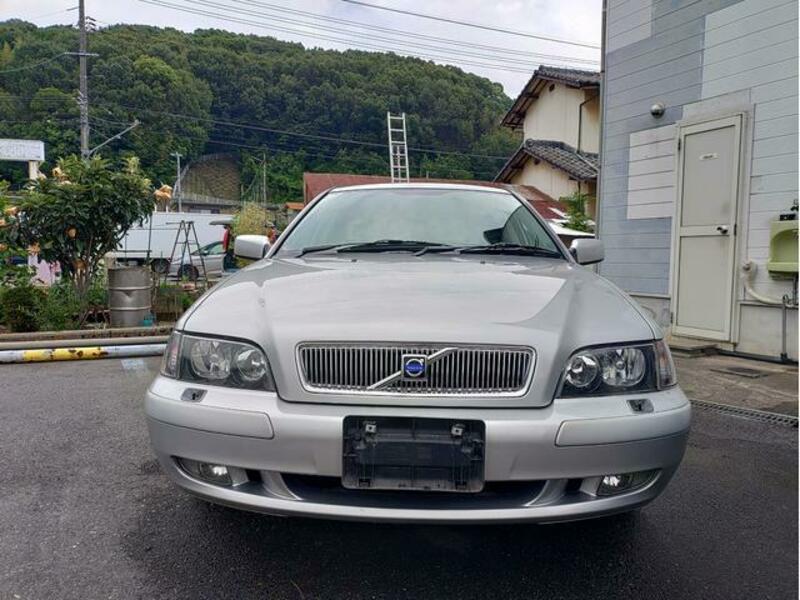 V40