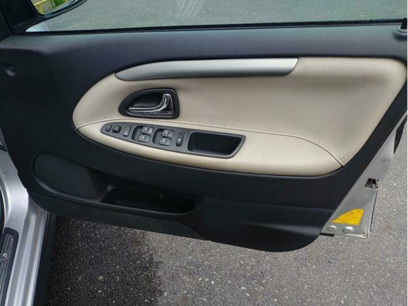 V40
