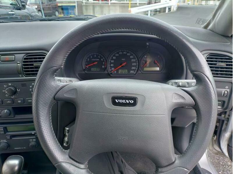 V40