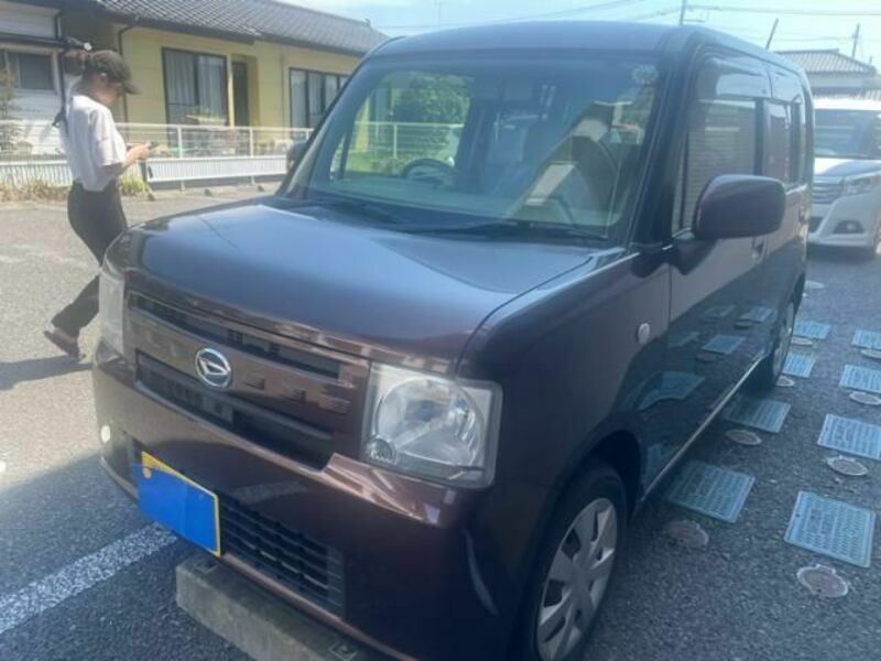 DAIHATSU MOVE CONTE