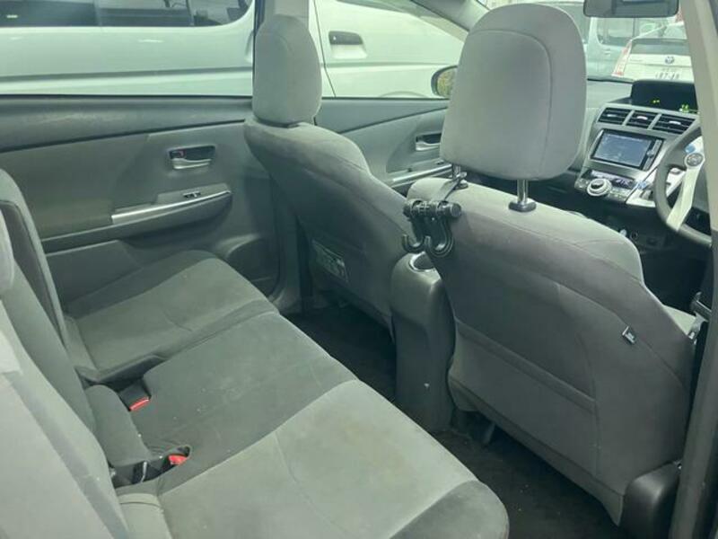 PRIUS ALPHA