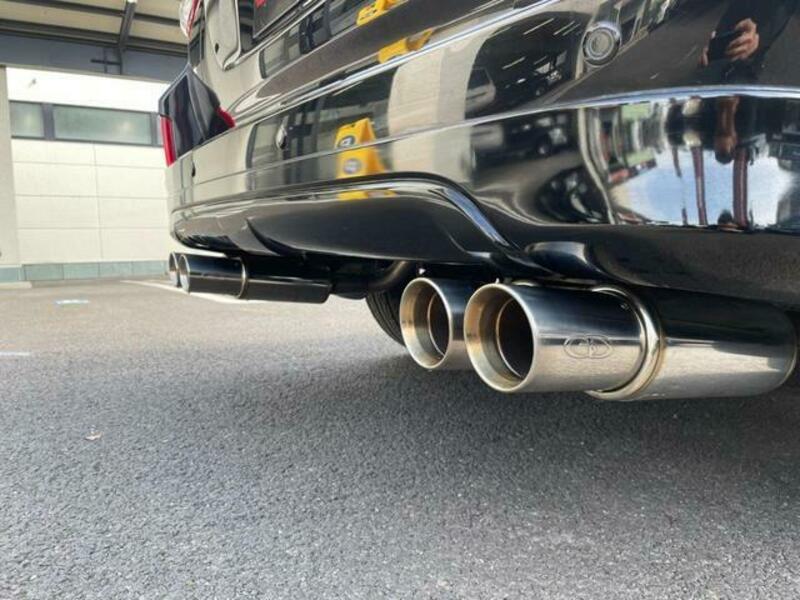 LAND CRUISER